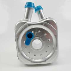 Volkswagen Golf 4 Radyatör Yağ Soğutucu Soğutucu Behr 8MO376778-001 OEM 078117021A