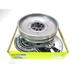 AUDI A4 Volant Multitronic LUK - 415072108 - OEM 0AW105317M - 2,0 TDI CAGB