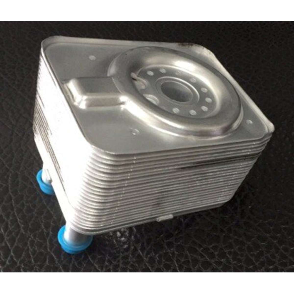 Audi A4 Radyatör Yağ Soğutucu Soğutucu Behr 8MO376778-021 OEM 038117021B